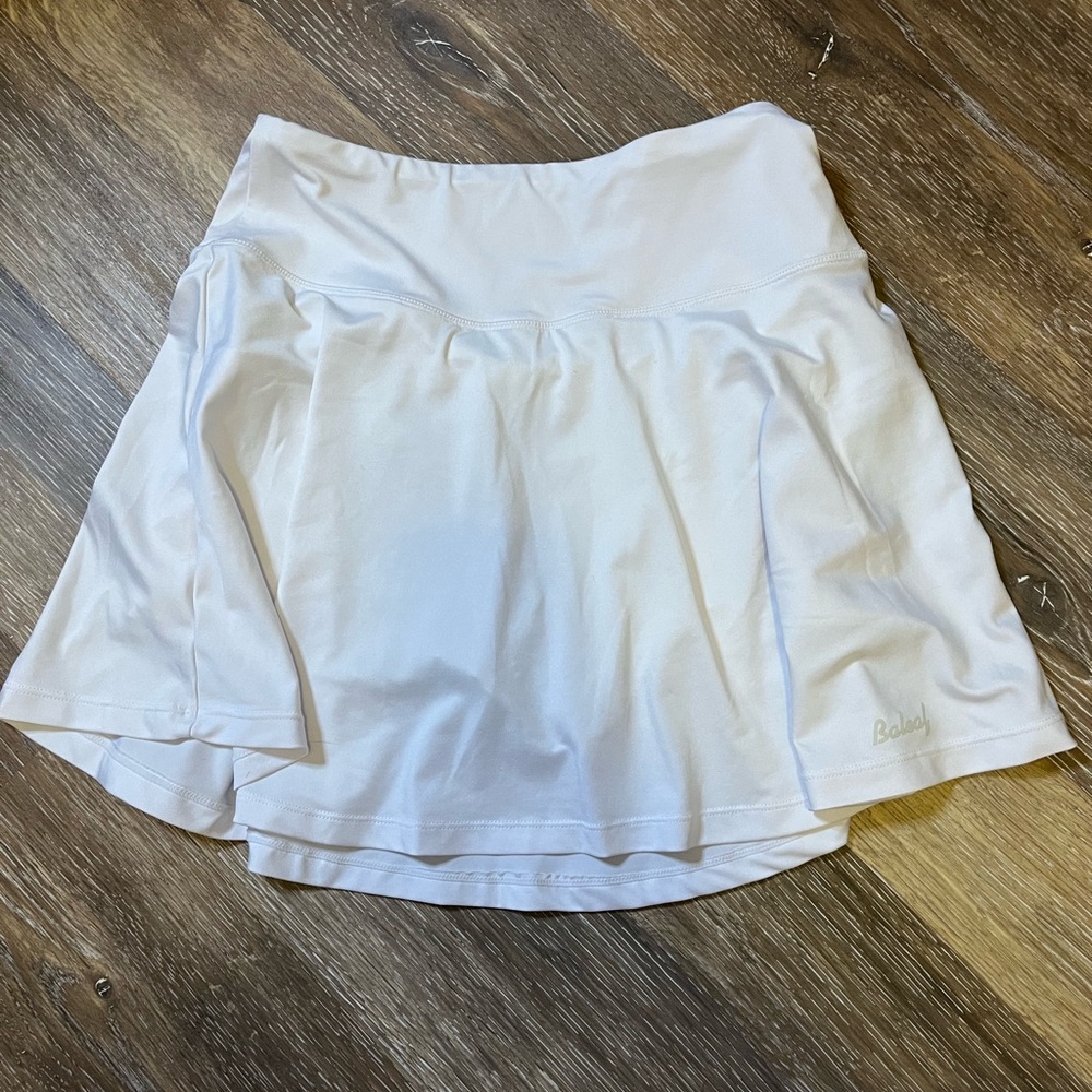 Baleaf white tennis skirt size S/M never worn before